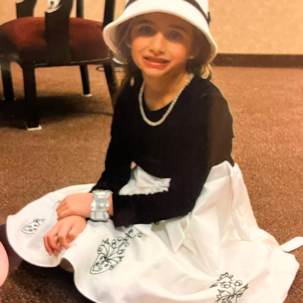 Charming Gymboree Black and White girls hat and faux fur scarf set.